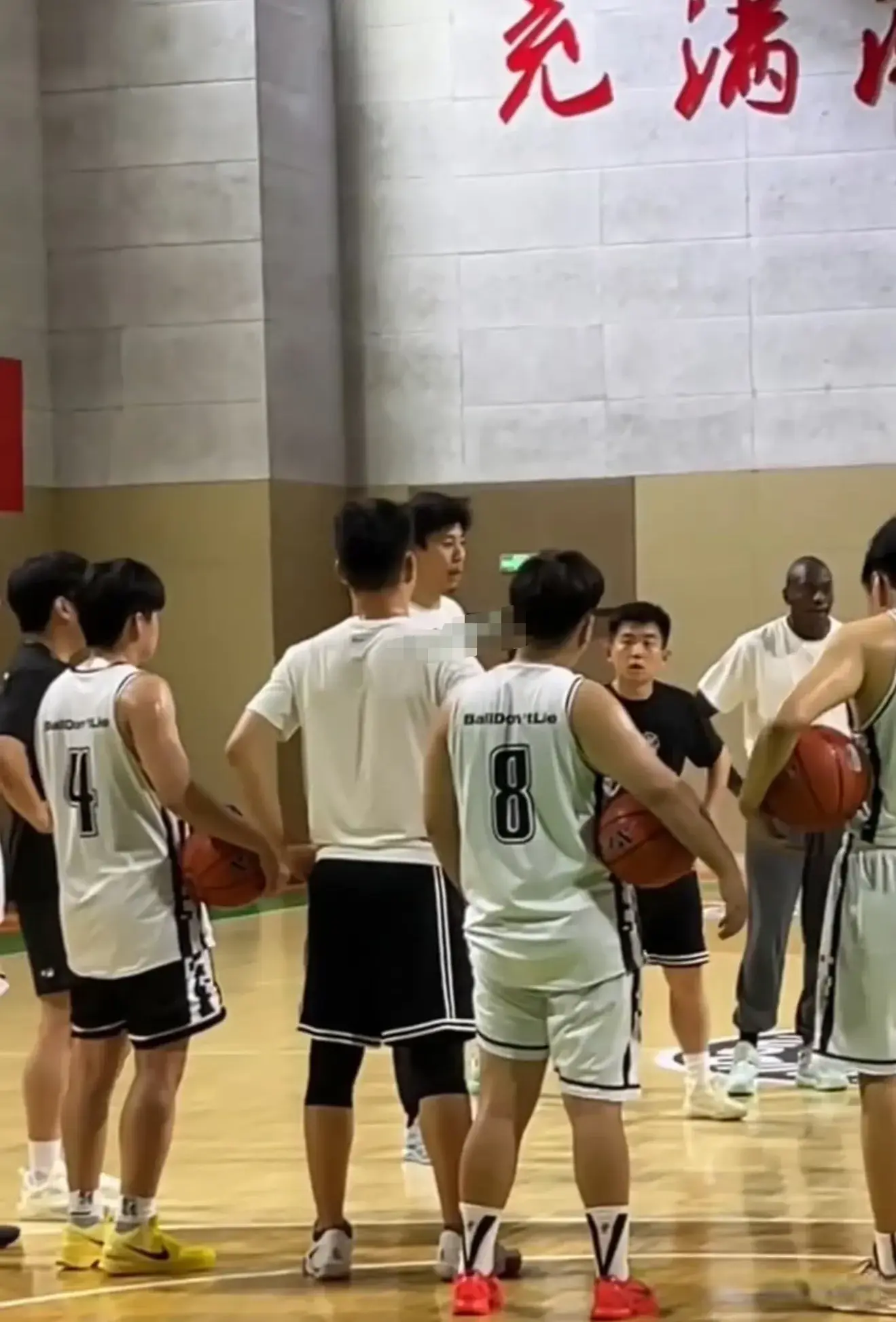 豹篮球俱乐, src