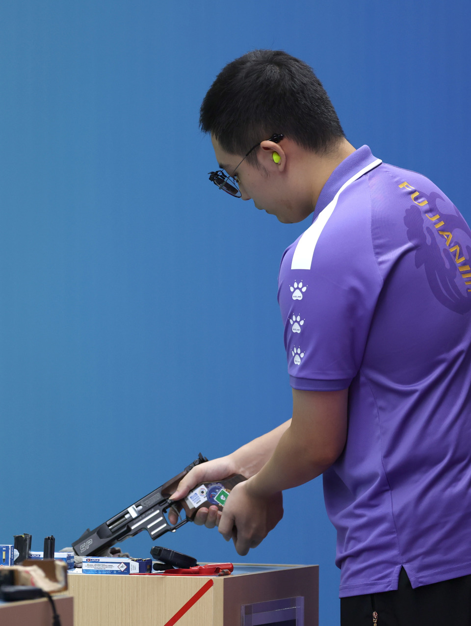 新华社记者, 举行, inews