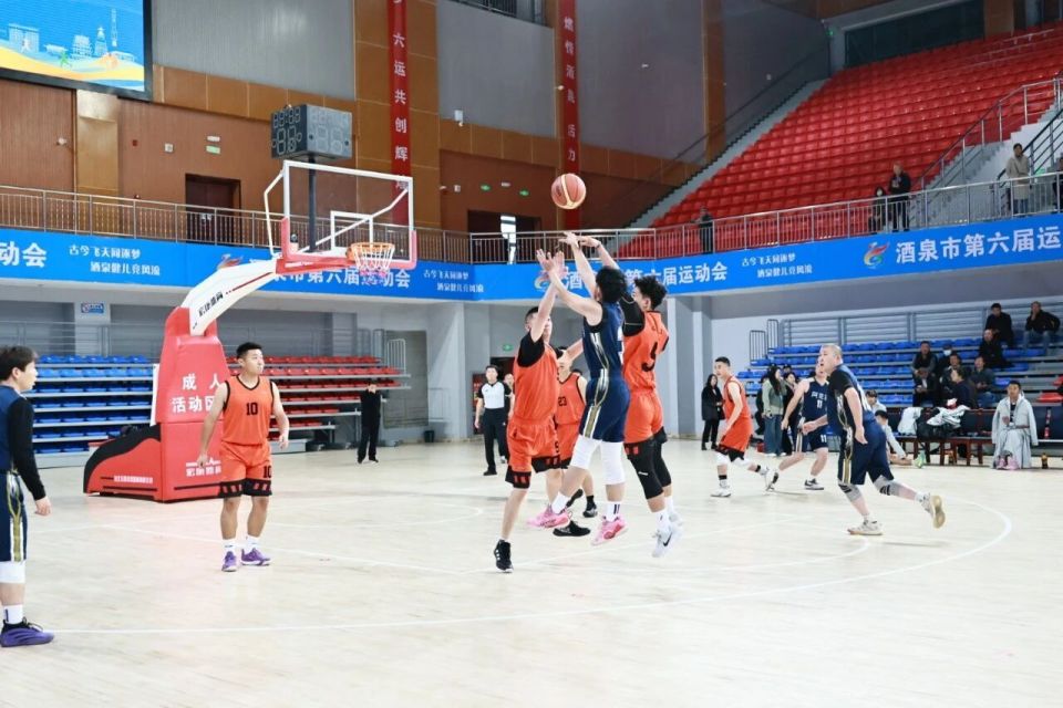 高喊着口号 高喊着口号