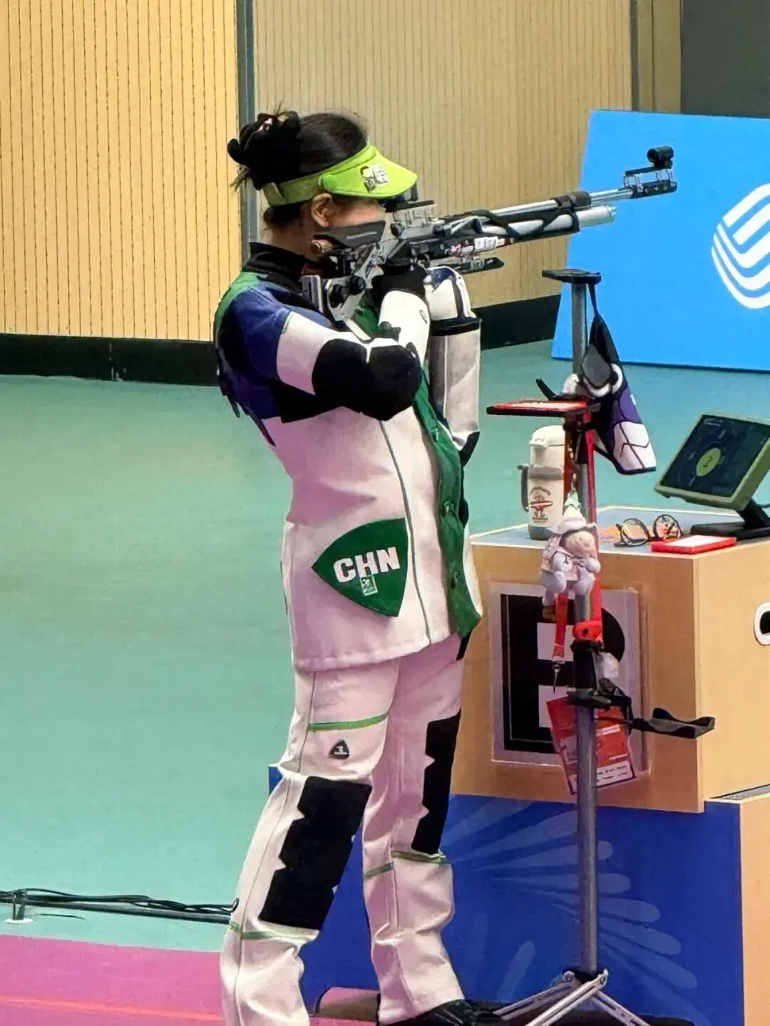 戴着眼镜的, src 戴着眼镜的, src